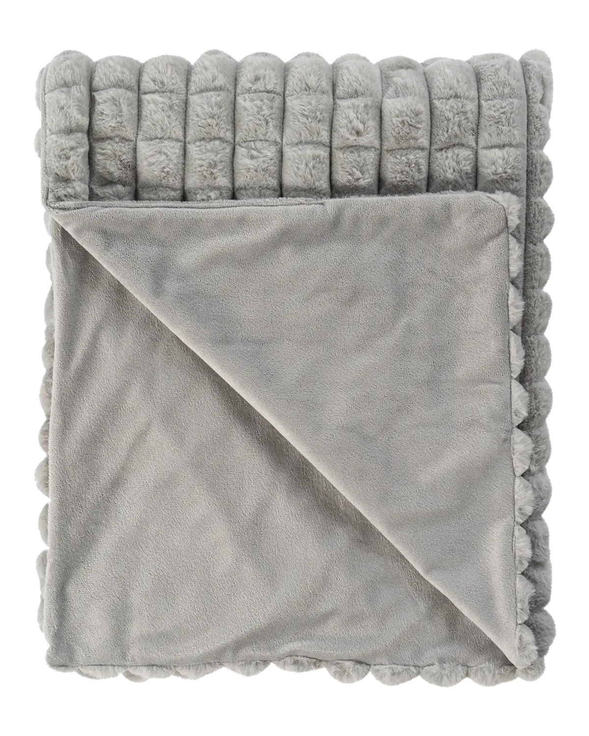 Weiche graue Kuscheldecke mit einer Seite plüschig und wattiert, die andere Seite glatt, quadratisch gefaltet.